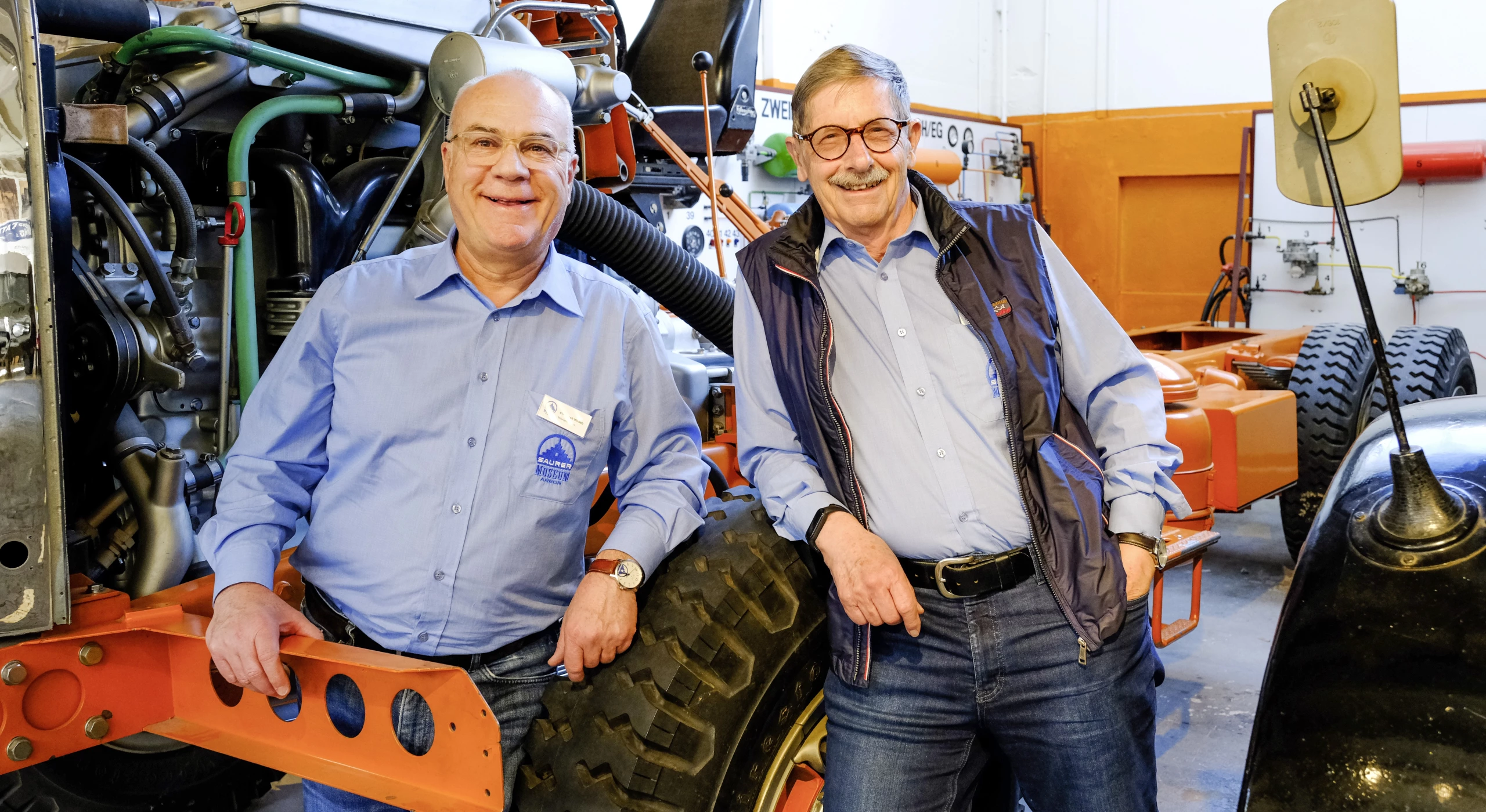 Zwei vom gleichen Schlag: Ruedi Baer (r.) und sein Nachfolger Christoph Wolleb brennen für das Saurer Erbe.