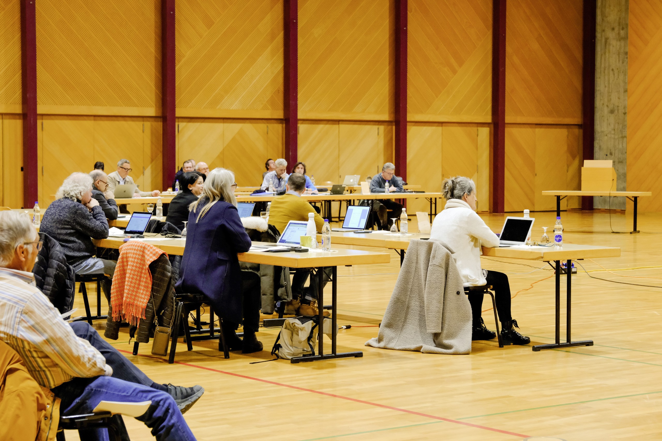 Die neu gewählte Zusammensetzung des Arboner Stadtparlaments wird am Dienstag, 16. Mai, zum ersten Mal im Seeparksaal gemeinsame Entscheidungen treffen.