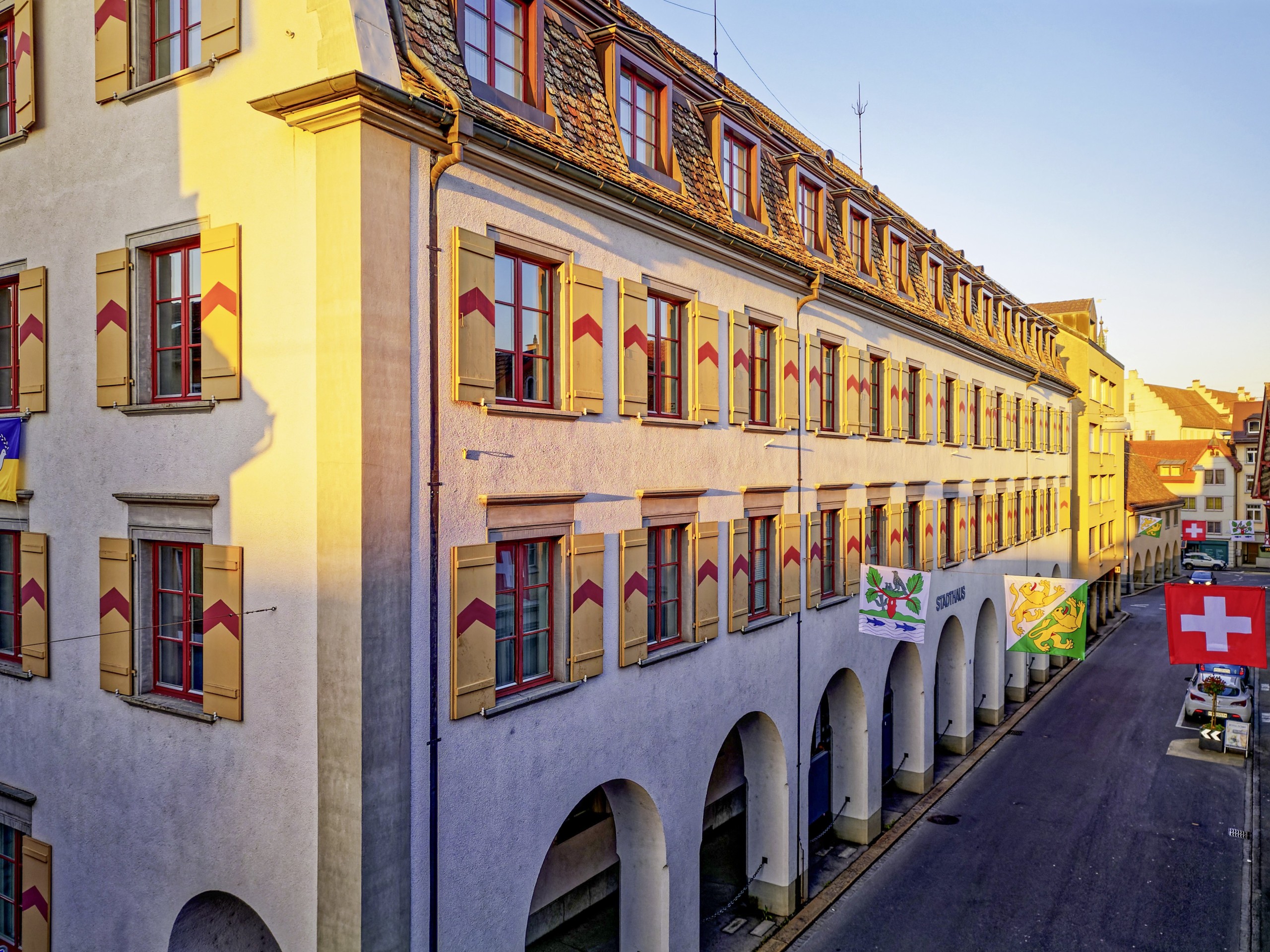 Für die Angestellten im Arboner Stadthaus gibt es 2024 eine maximale Lohnerhöhung von «nur» 2,3 statt 4 Prozent.