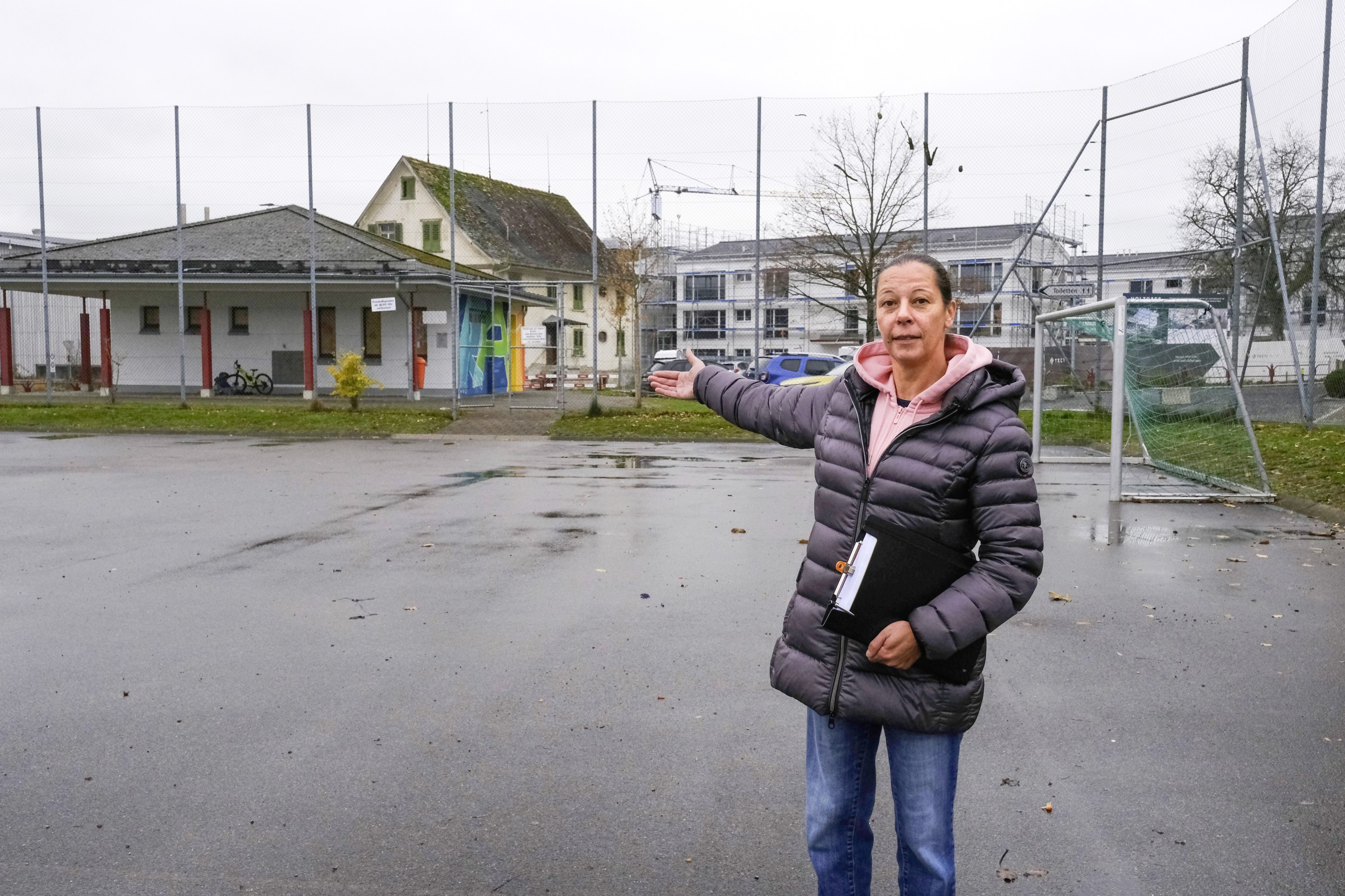 «Ich muss jetzt Gas geben», weiss Andrea Holenstein (XMV), die sich gegen den Parlamentsentscheid zur Baurechtsvergabe des Sportplatzes Stachen an die dortige Primarschulgemeinde einsetzt.