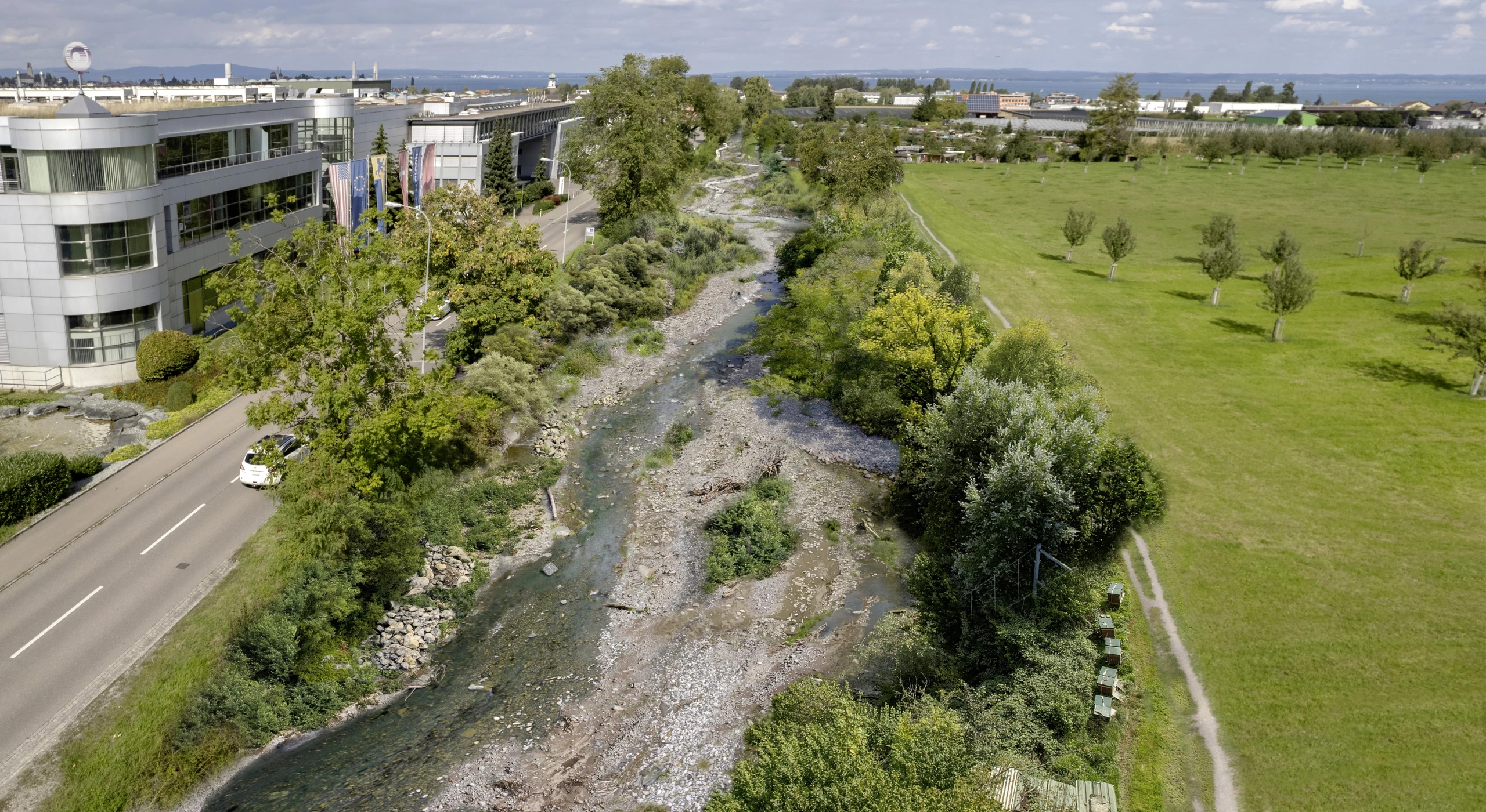 Der Blick in die Zukunft: Das Bild zeigt eine fotorealistische Visualisierung des Bachlaufs der Steinach, wie er dereinst nach den Renaturierungsmassnahmen aussehen könnte.