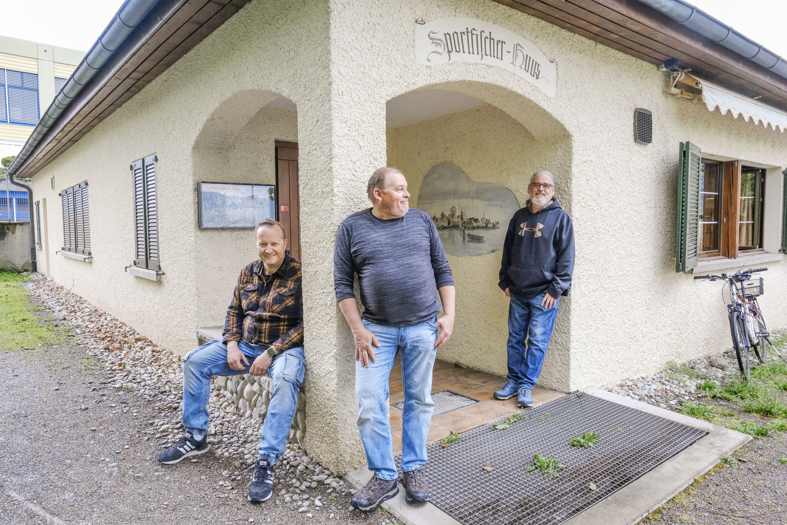 Sie verbindet nicht nur die Leidenschaft fürs Fischen, sondern auch ihr Einsatz als Vorstandsmitglieder für den Fischerverein Arbon: (v.l.) Thomas Bräuer, Oliver Lei und Marc Schlappritzi.