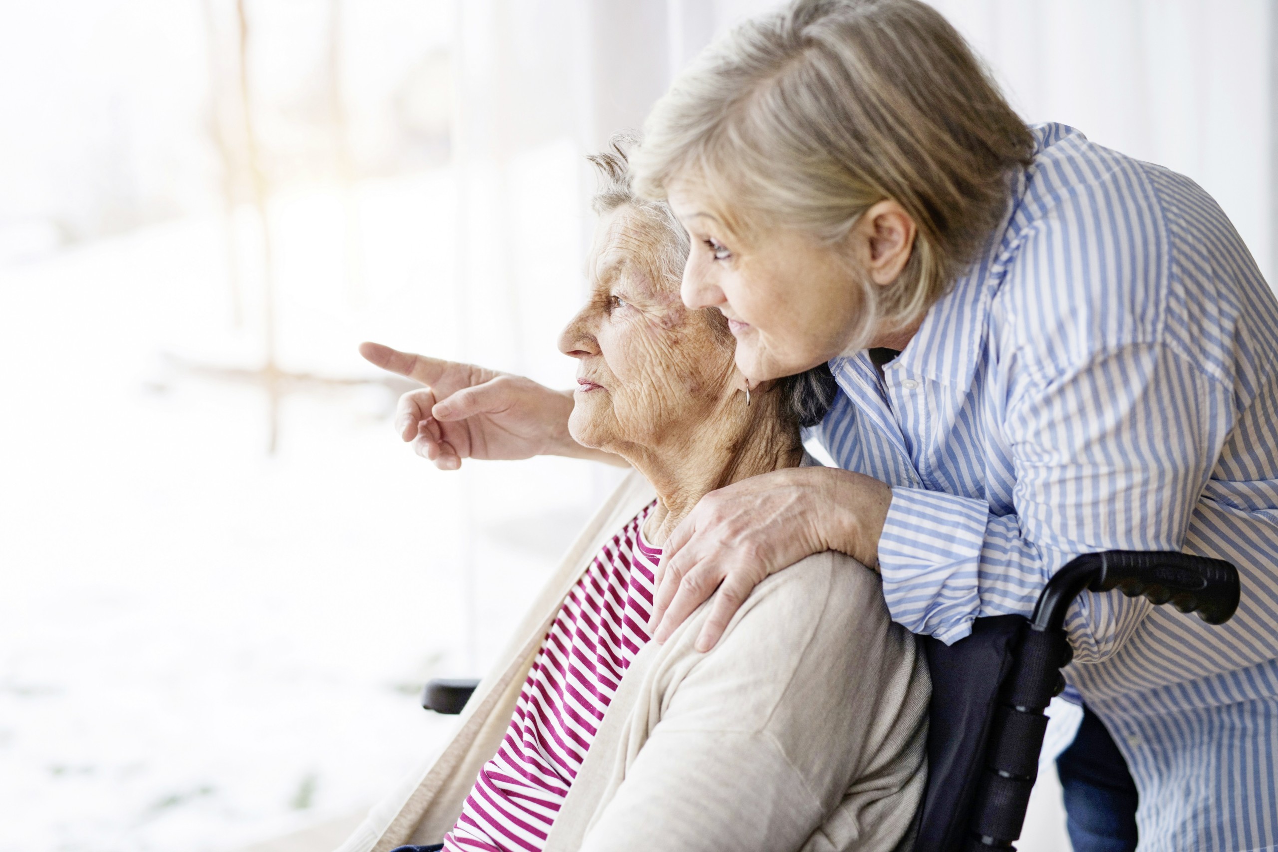 Pflegende Angehörige sind eine wichtige Stütze im Gesundheitssystem, die Abrechnung ihrer Leistungen gilt es jedoch besser zu regulieren.