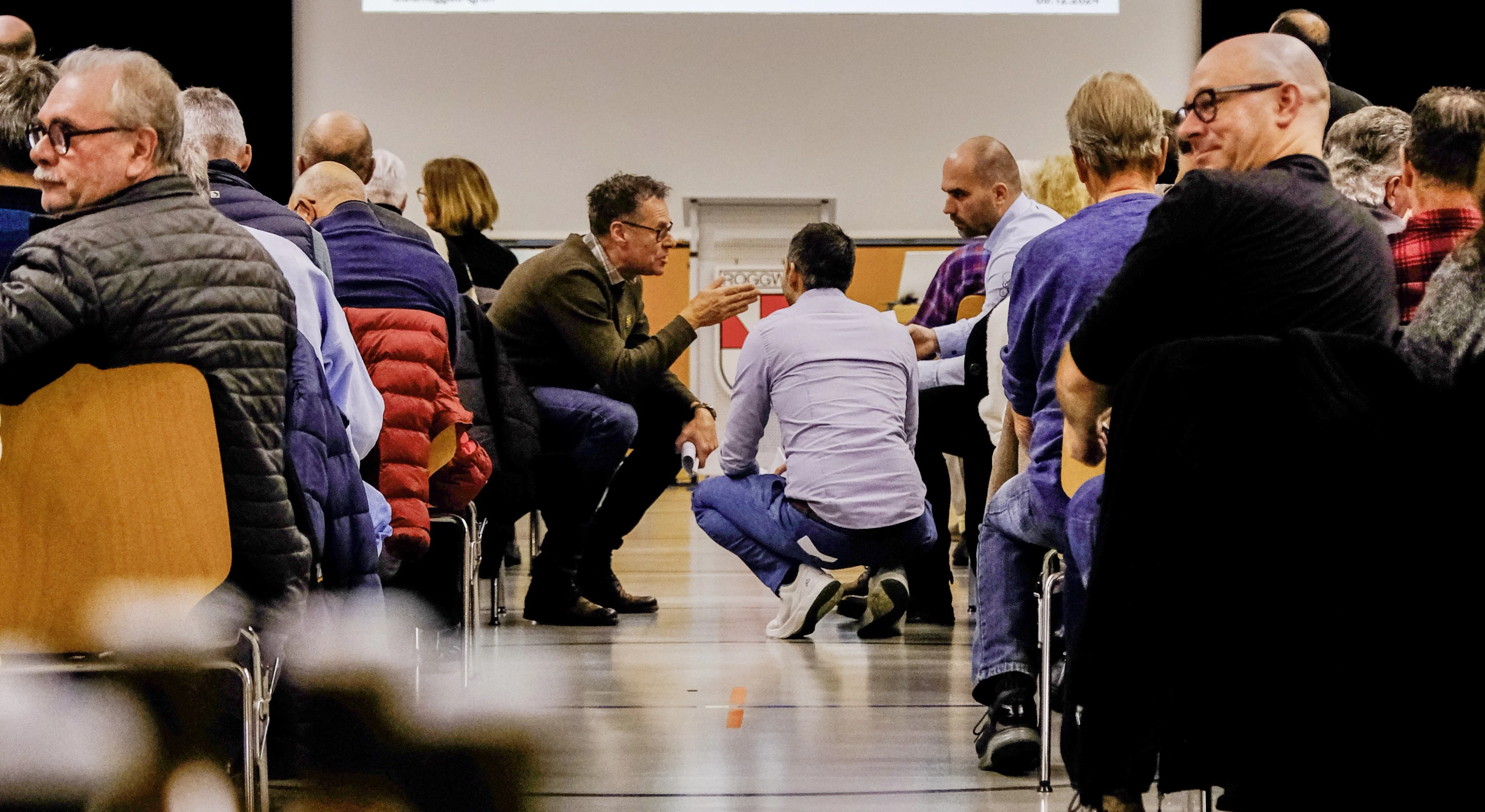 Stimmbürger unter sich: An der Gemeindeversammlung Roggwil verlässt der Gemeinderat zur internen Konsultation kurz den Raum.