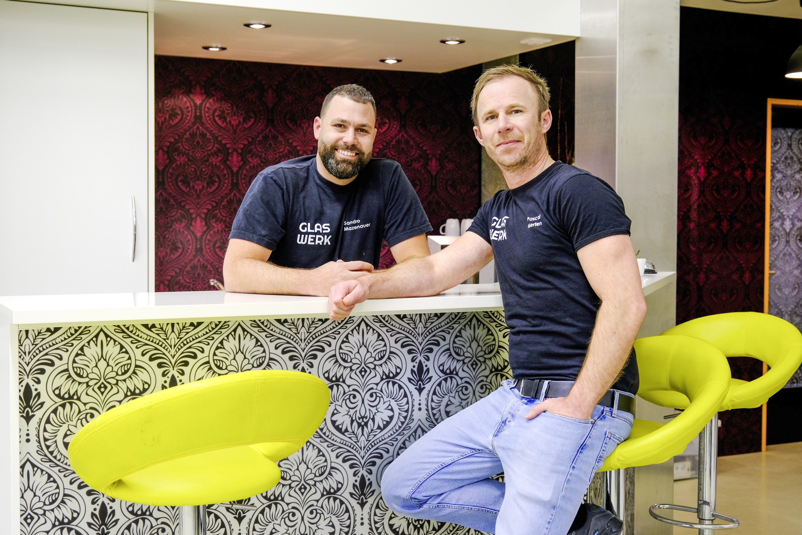 Sandro Mazenauer (l.) und Pascal Merten blicken auf erfolgreiche fünf Jahre Glaswerk AG.
