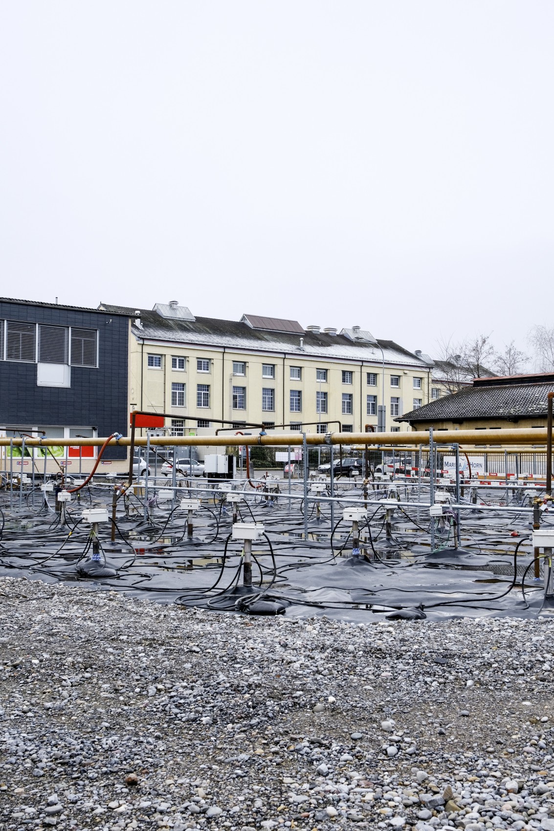 Im Jahr 2023 wurde das Raduner-Areal thermisch saniert. Dabei wurde der Untergrund mit Heizelementen auf über 100 Grad aufgeheizt.
