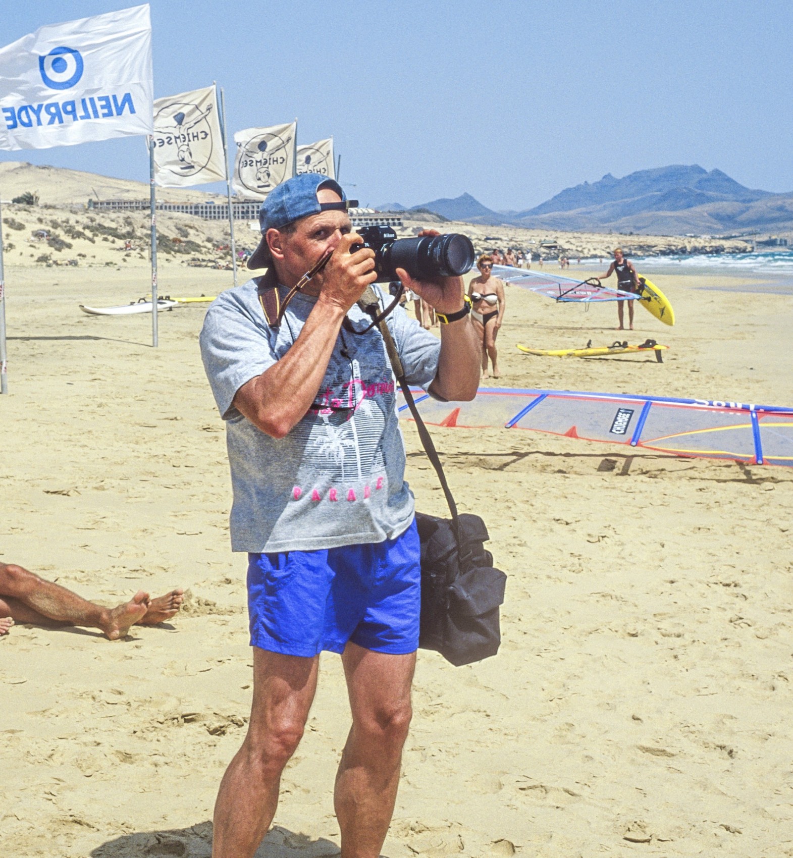 Nebst der Musik, der Haltmeier heute noch frönt, gehörte Windsurfen zu seinen grossen Hobbys. Weil die Arboner Windverhältnisse allerdings oft zu wünschen übrig liessen, zog es ihn auf die Kanaren. «Ich kannte damals alle grossen Surfer», erzählt er stolz.