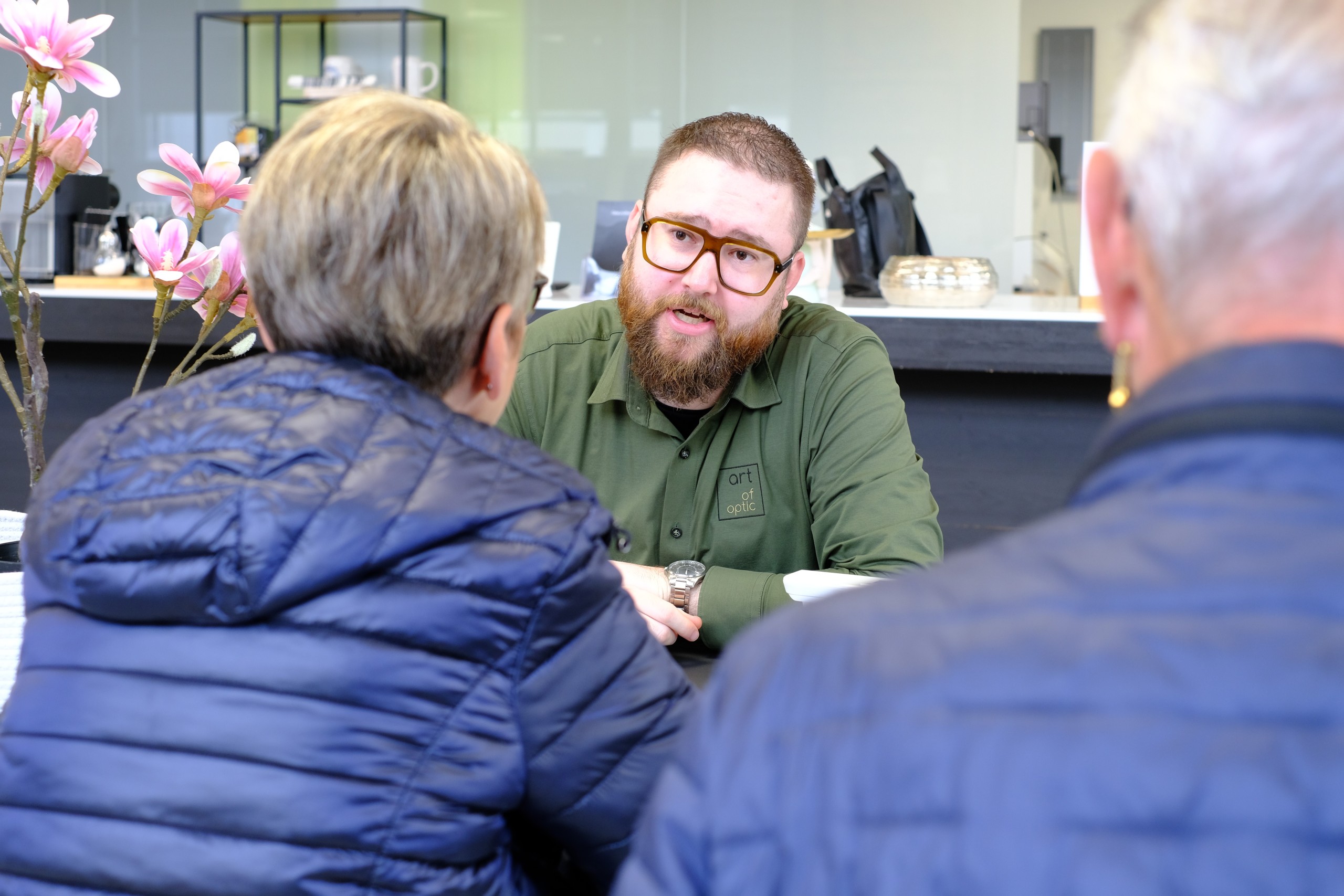 Geschäftsführer Damien Eggler (im Bild) und Inhaber Andreas Hablützel teilen dieselbe Philosophie, wenn es ums Geschäft geht. «Aber ich bin ein Kopf-, Andy ein Bauchmensch», verrät Eggler und Hablützel fügt an: «Gemeinsam gleichen wir uns aus.»