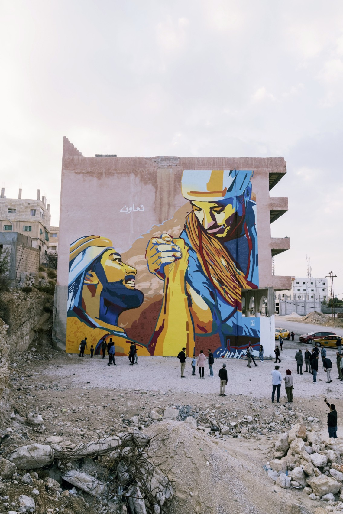 Unter anderem entstanden in der Schweiz, Indien, Rumänien, Südafrika, im Tschad, Jordanien und Hongkong Gemälde der Organisation «Cup of Color».