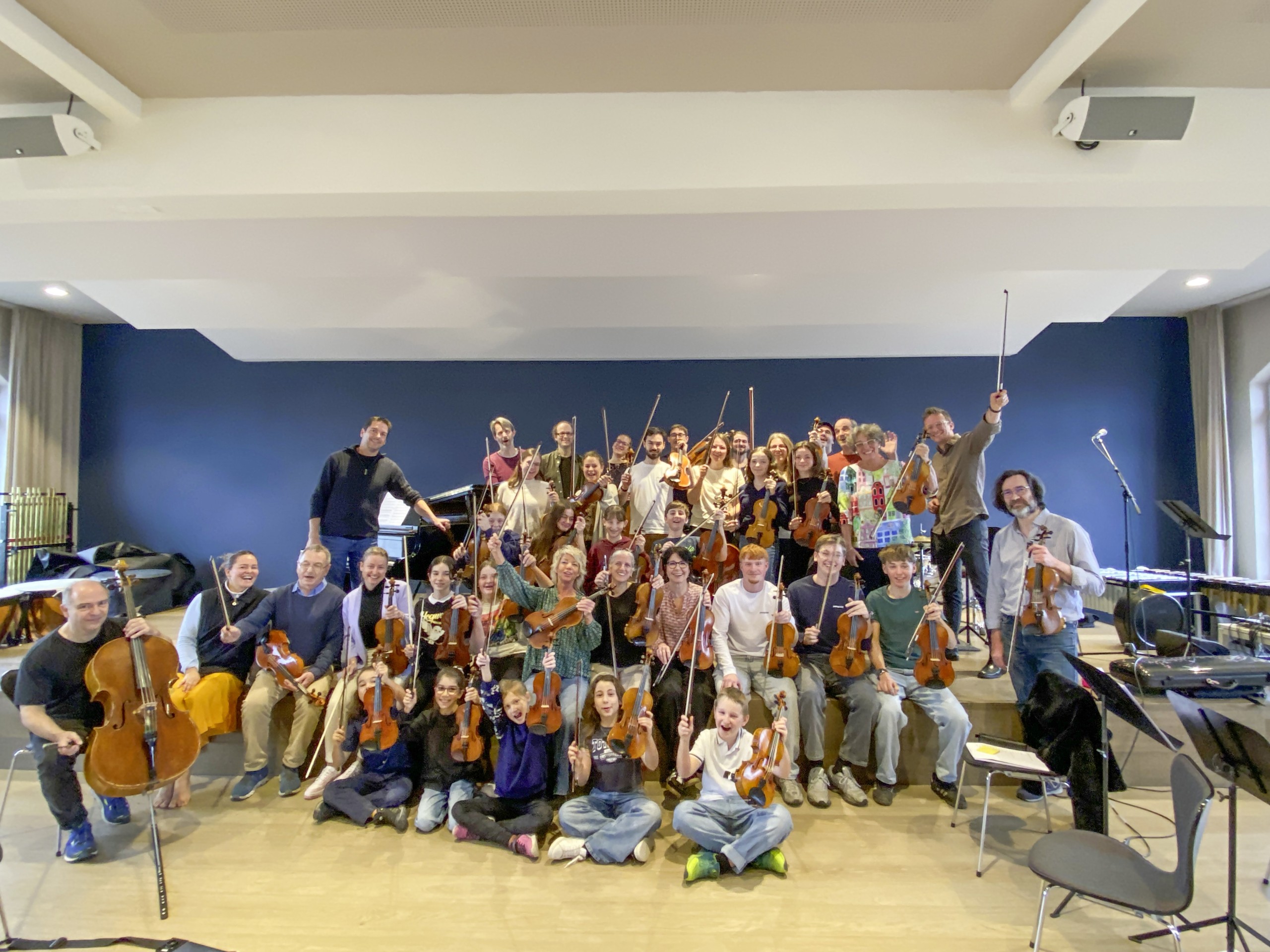 Bereits ein halbes Jahr lang proben die Schülerinnen und Schüler der Musikschule Arbon für das Benefizkonzert am Sonntag. Zusammen wollen sie ein Zeichen setzen und den Horizont der Besuchenden erweitern.