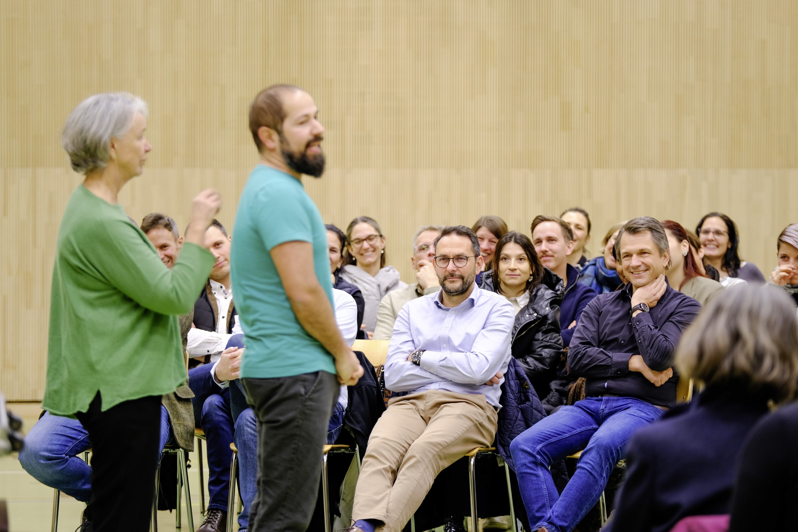 Freundschaftliches Miteinander: Auch die Präsidenten der Schulgemeinden Stachen und Frasnacht, René Buchegger und Daniel Leu befinden sich unter den Gästen.