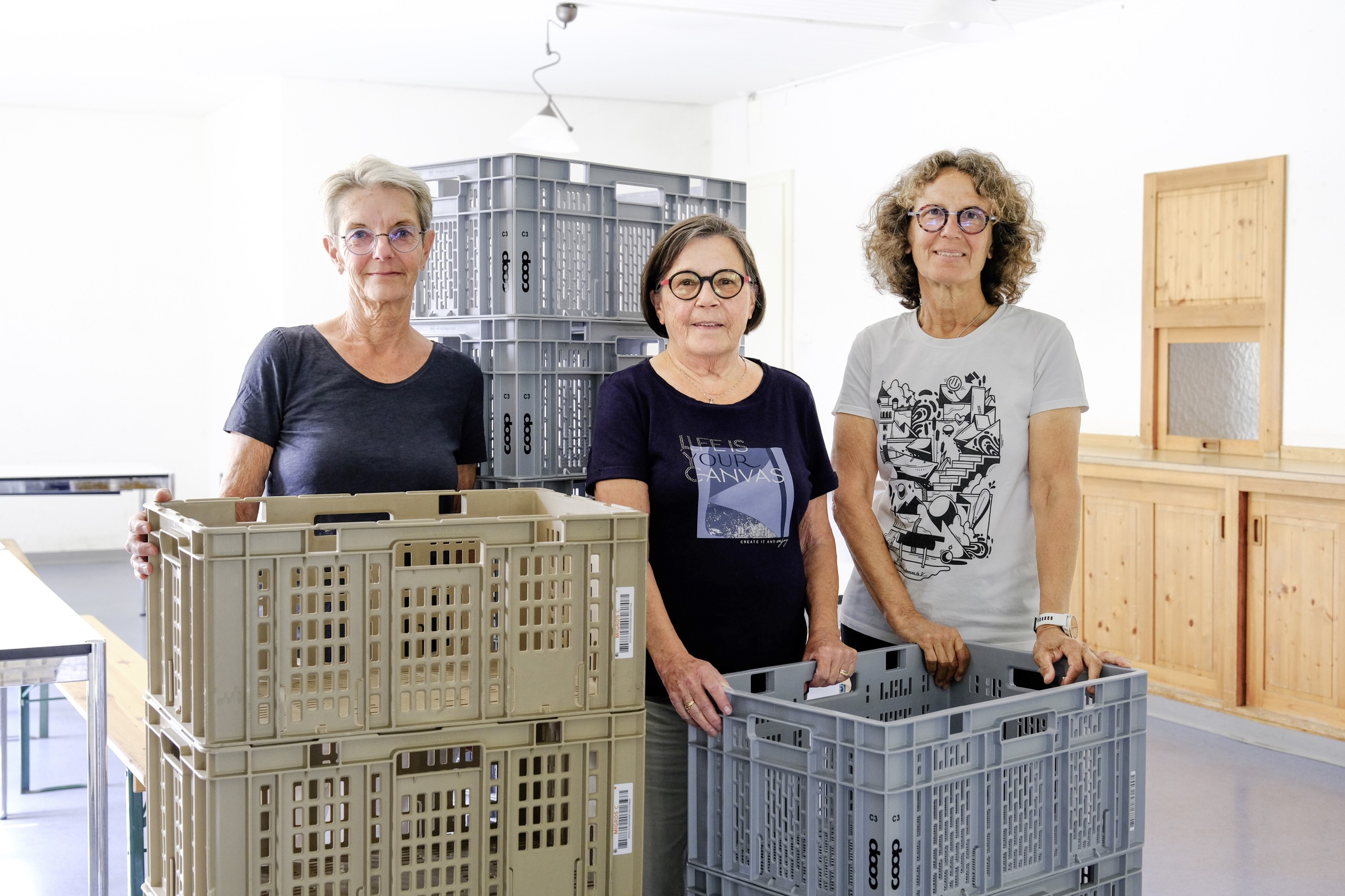 Die Erleichterung bei Bärbel Mangold, Rosmarie Topcu und Michaela Hausammann (v.l.) ist gross. Das Kernteam der Lebensmittelabgabe «tavola» war seit Monaten auf der Suche nach einem neuen Raum und wurde endlich fündig.