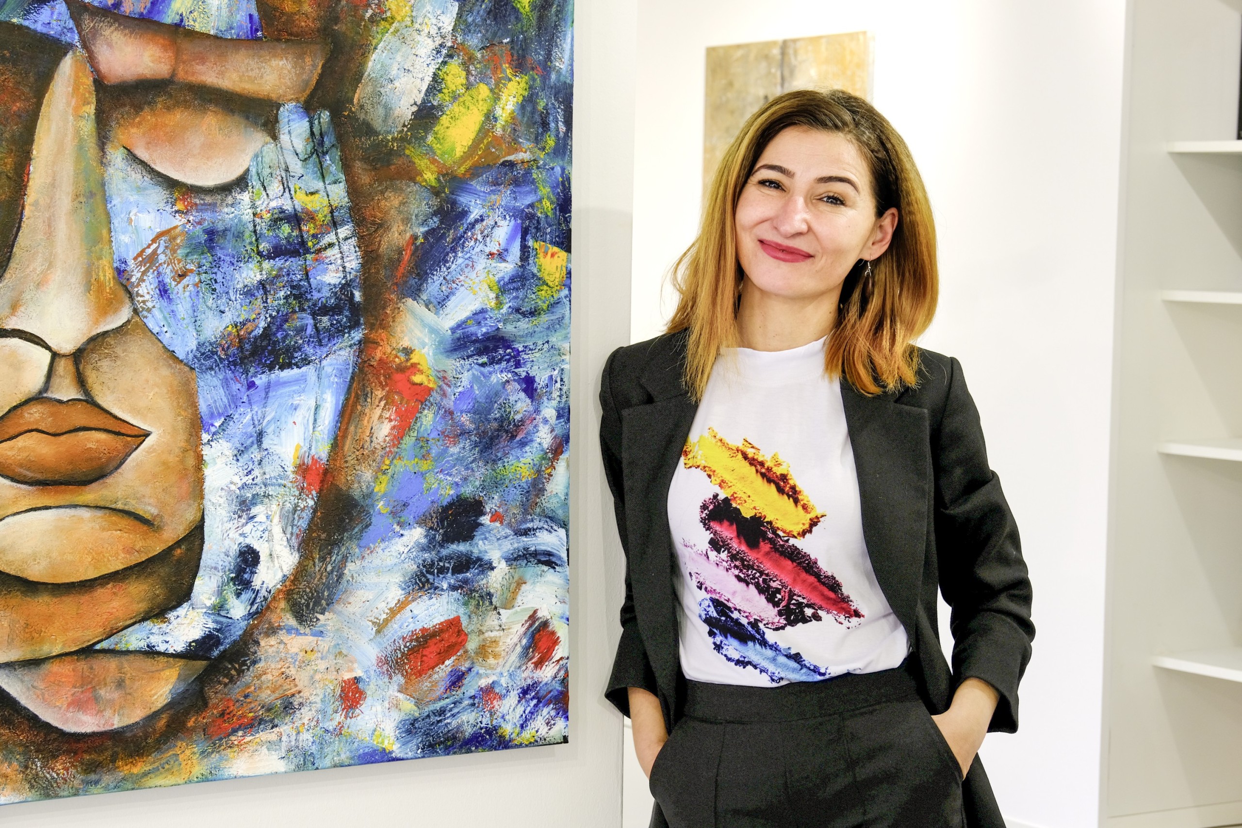 Klein aber fein ist die neue Kunstgalerie von Georgeta Abagiu – bekannt als  Gina Aby – direkt beim Marktplatz in der Arboner Altstadt.