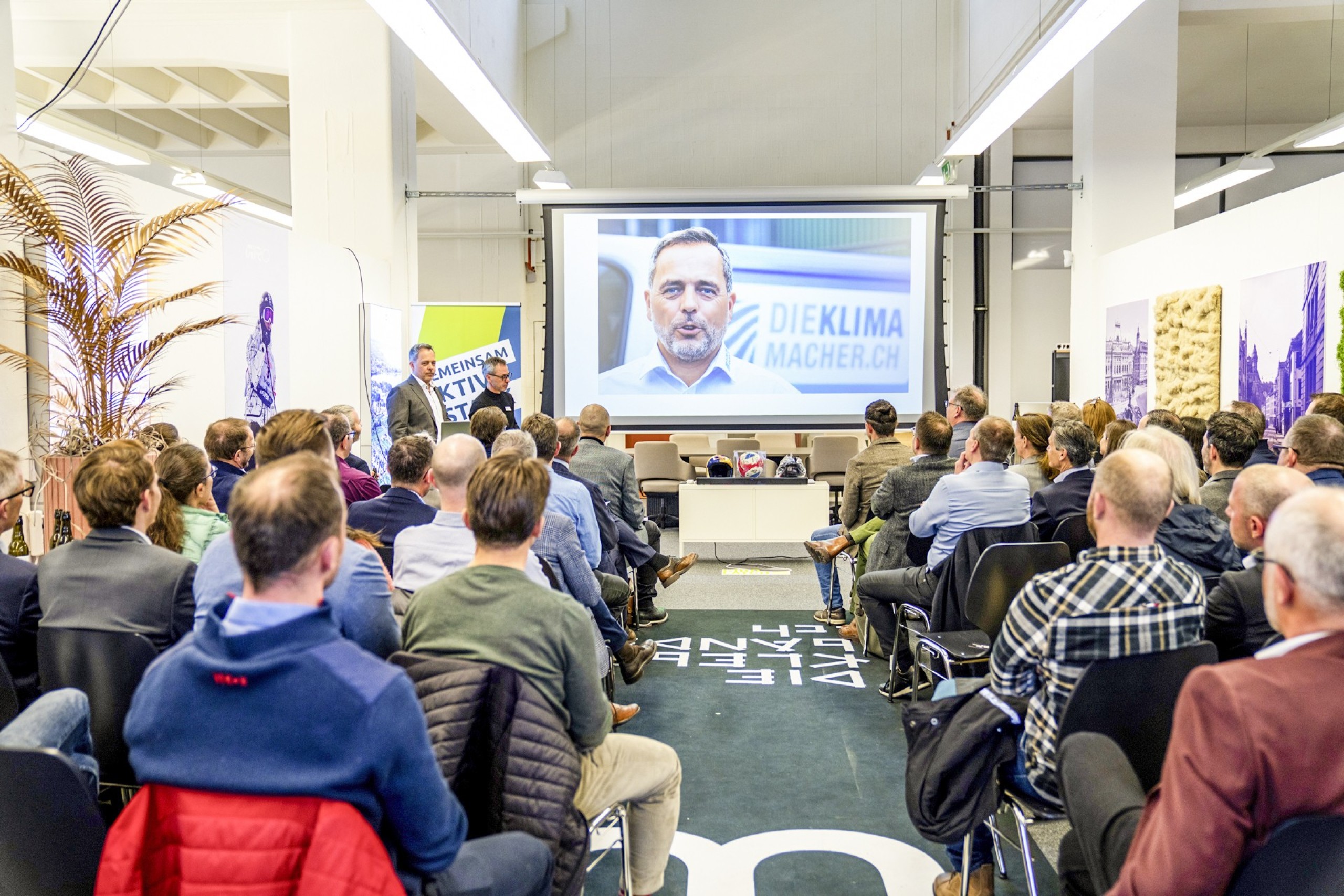 Dennis Reichardt verabschiedet sich mit einem Video seines KI-Alter-Ego von den Mitgliedern der Arbeitgebervereinigung Region Arbon.
