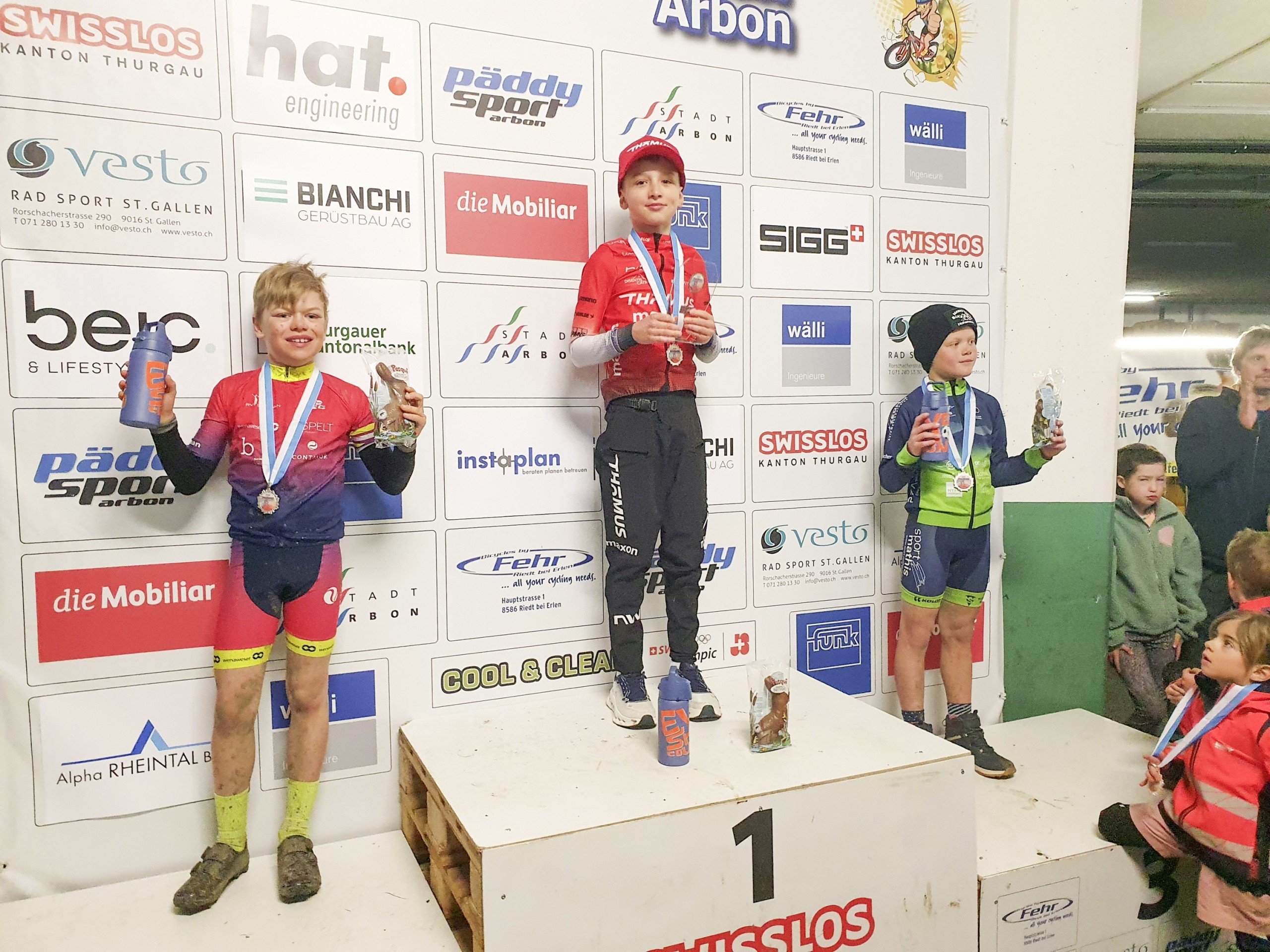 Die Buben der Alterskategorie U11 freuten sich bei ihrer Siegerehrung.