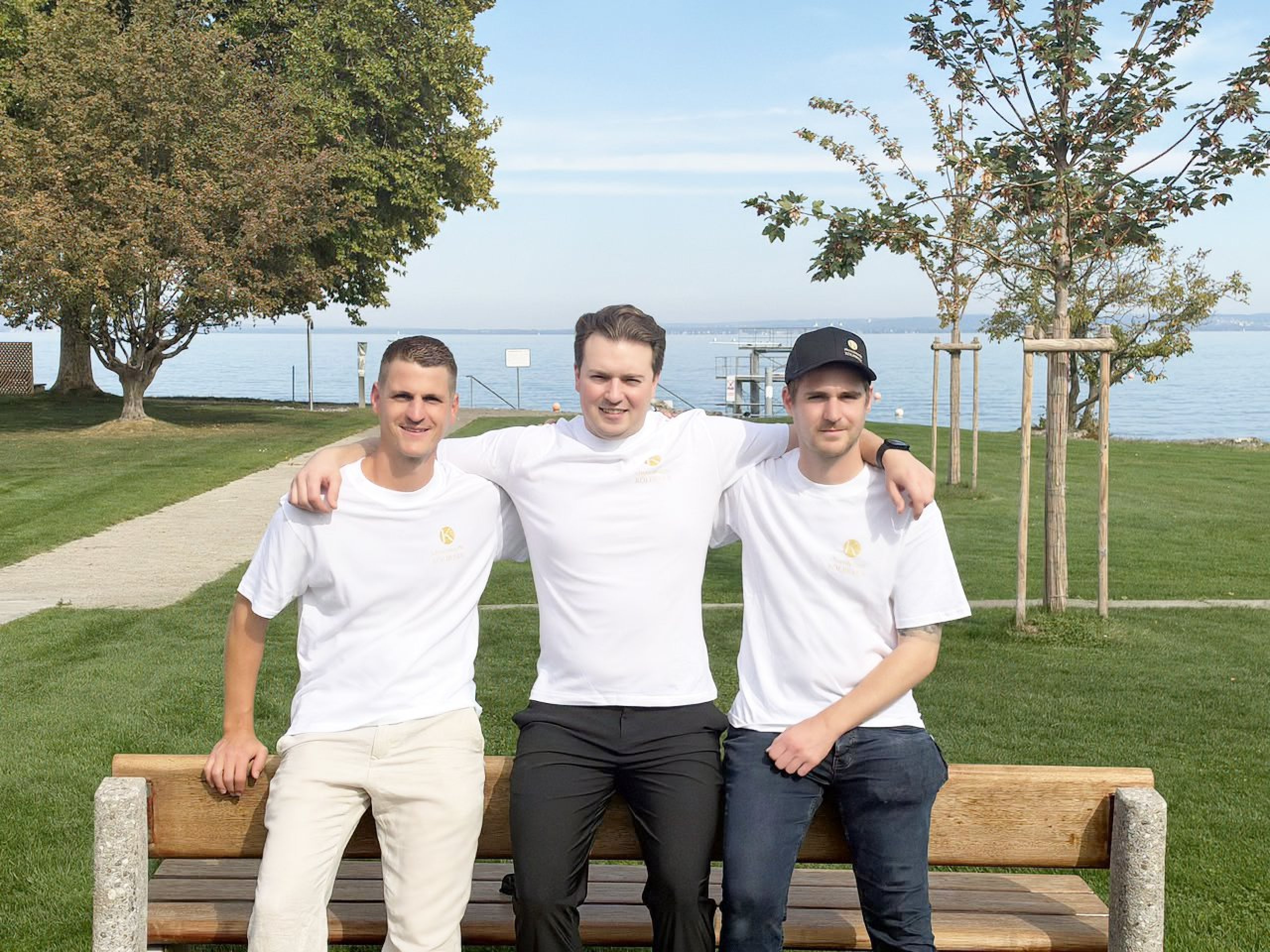 Pascal Kölbener, Fabio Nagel und Dominic Kölbener (v.l.) verköstigen ab nächsten Sommer die Horner Badegäste.