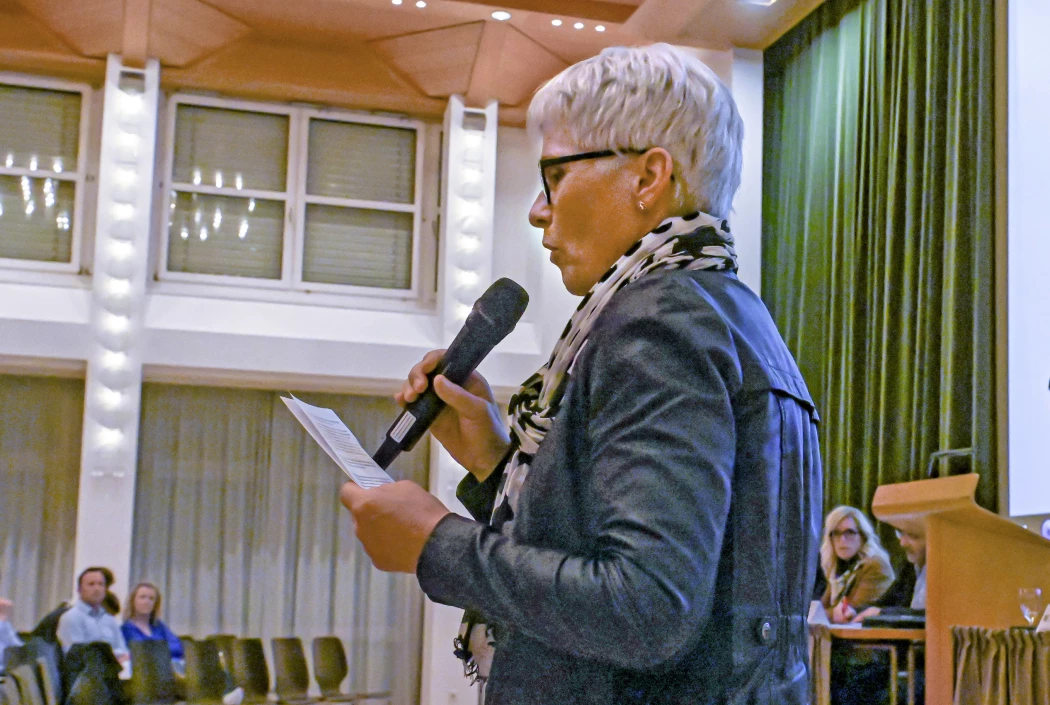 An der letzten Gemeindeversammlung sprach sich Gisela Dudler, Präsidentin der Mitte Steinach, wiederholt öffentlich für ein Nein zum Baukredit der Steinach-Sanierung aus.